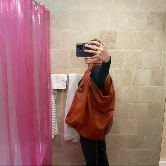 A.L.C Leo Large Leather Tote - Picture 3 of 14